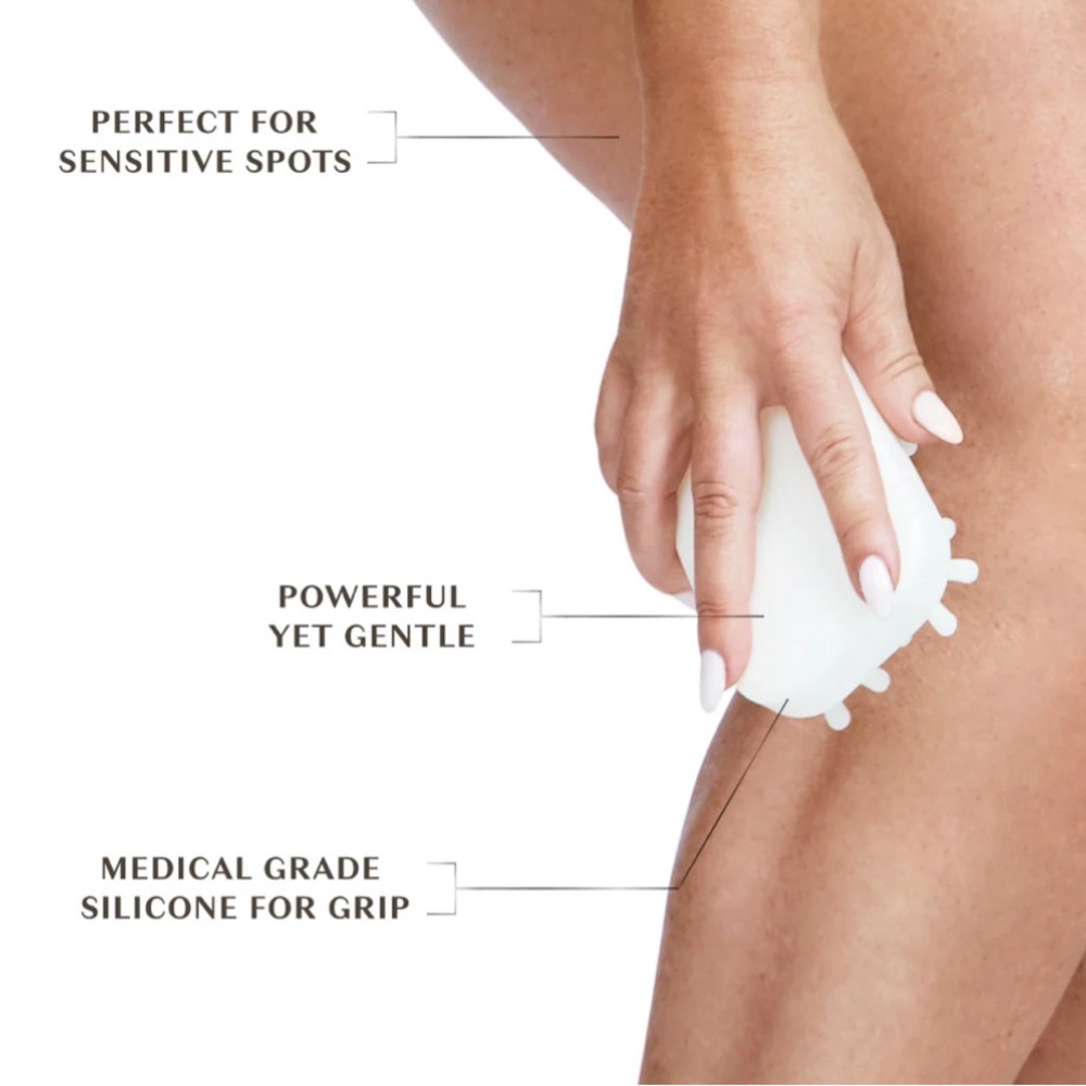 The ProBlaster FasciaBlasting in the palm of your hand